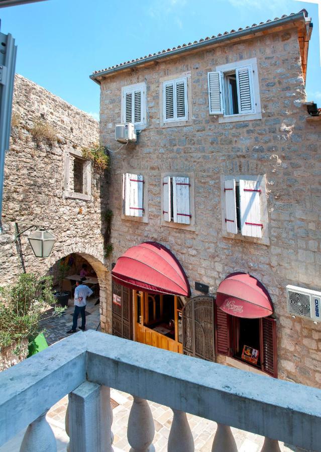 בודווה Hotel Astoria מראה חיצוני תמונה